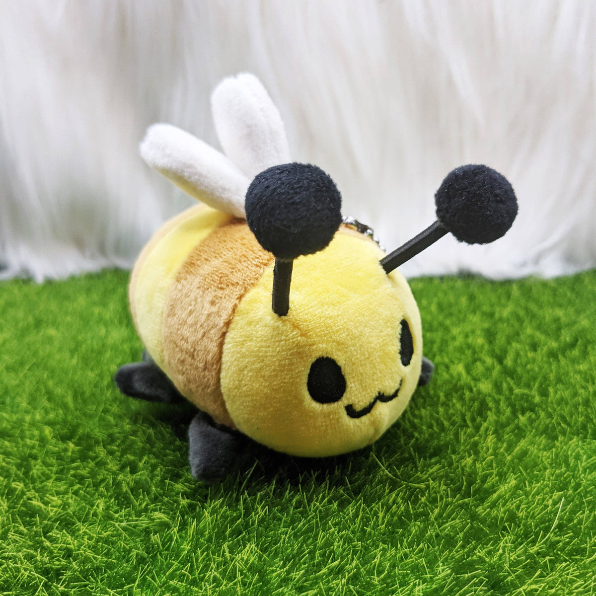 BBB the Bumbling Bee - Plushie Beechain (Keychain)
