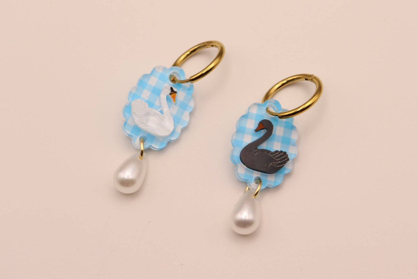 Gingham Swan Pearl Drop Earrings