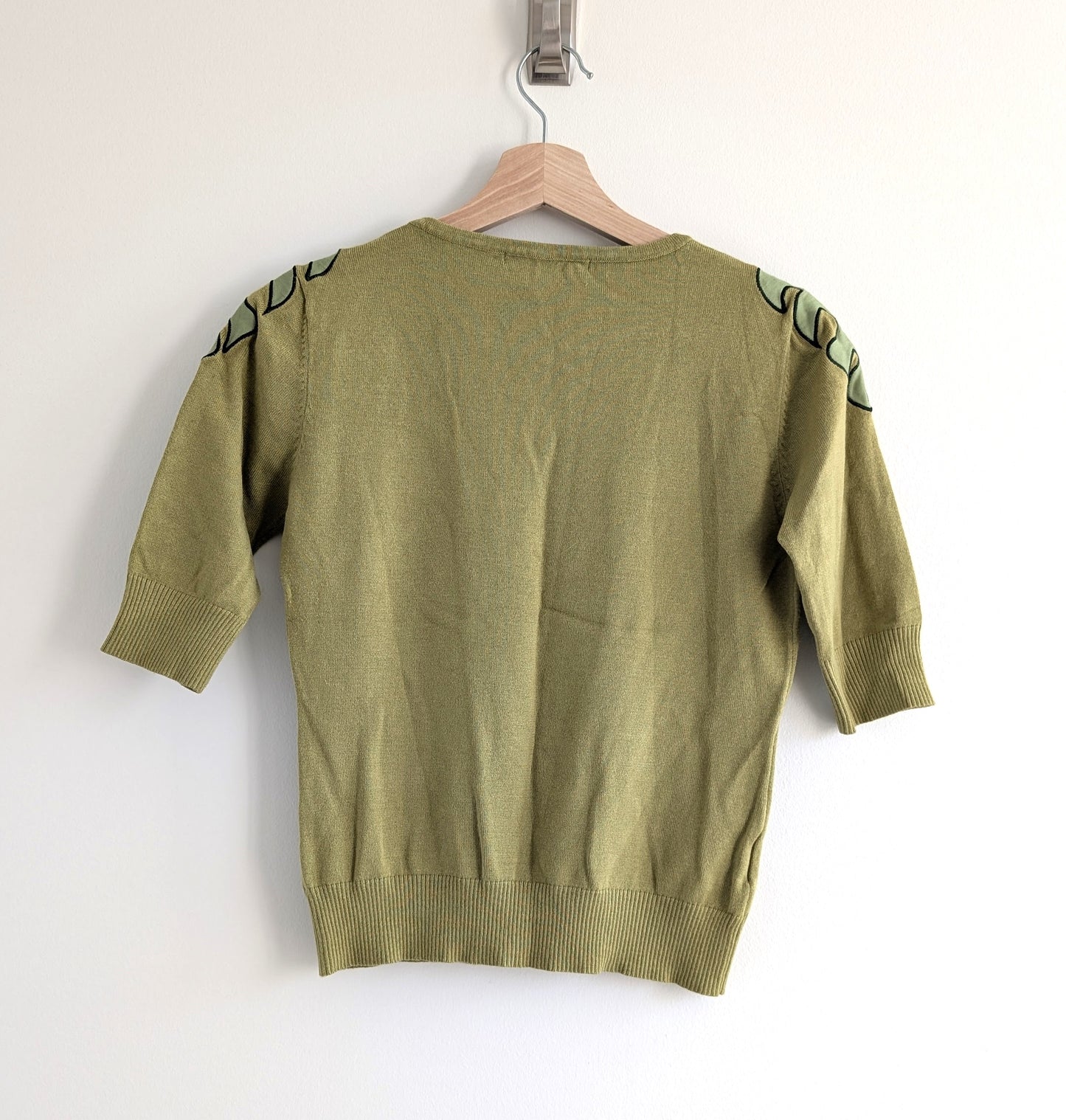 Short Sleeve Leaf Shoulder Sweater
