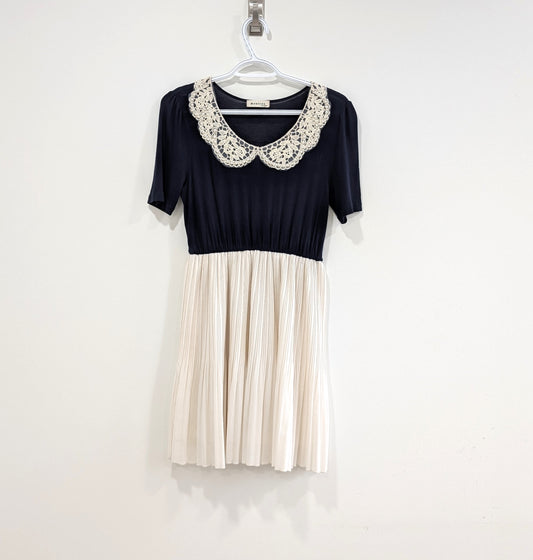 Lace Collar Pleated Dress