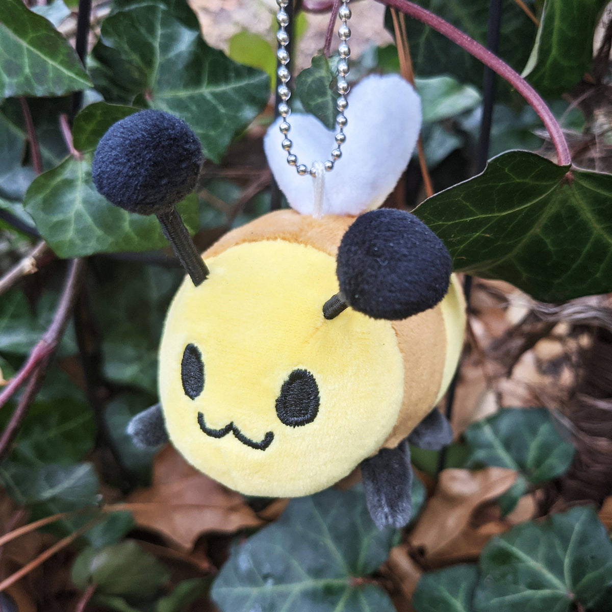 BBB the Bumbling Bee - Plushie Beechain (Keychain)