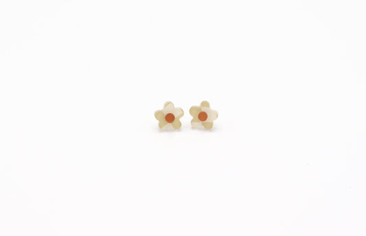 Medium Daisy Studs