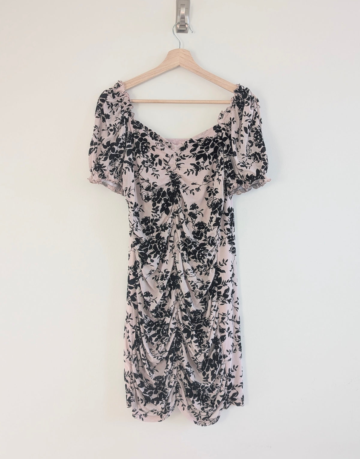 Pink and Black Ruched Bodycon Dress (Large)