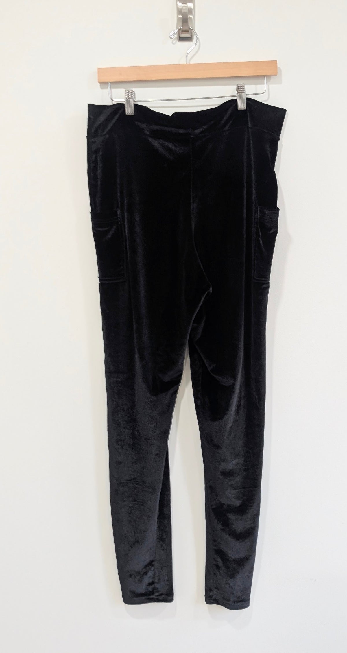 Black Velvet Leggings (XL)